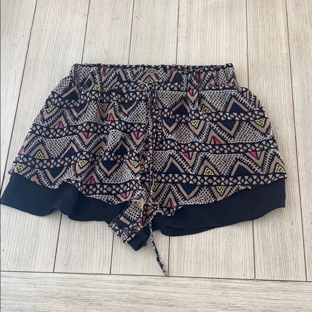 BCBGeneration printed shorts. Size XS.